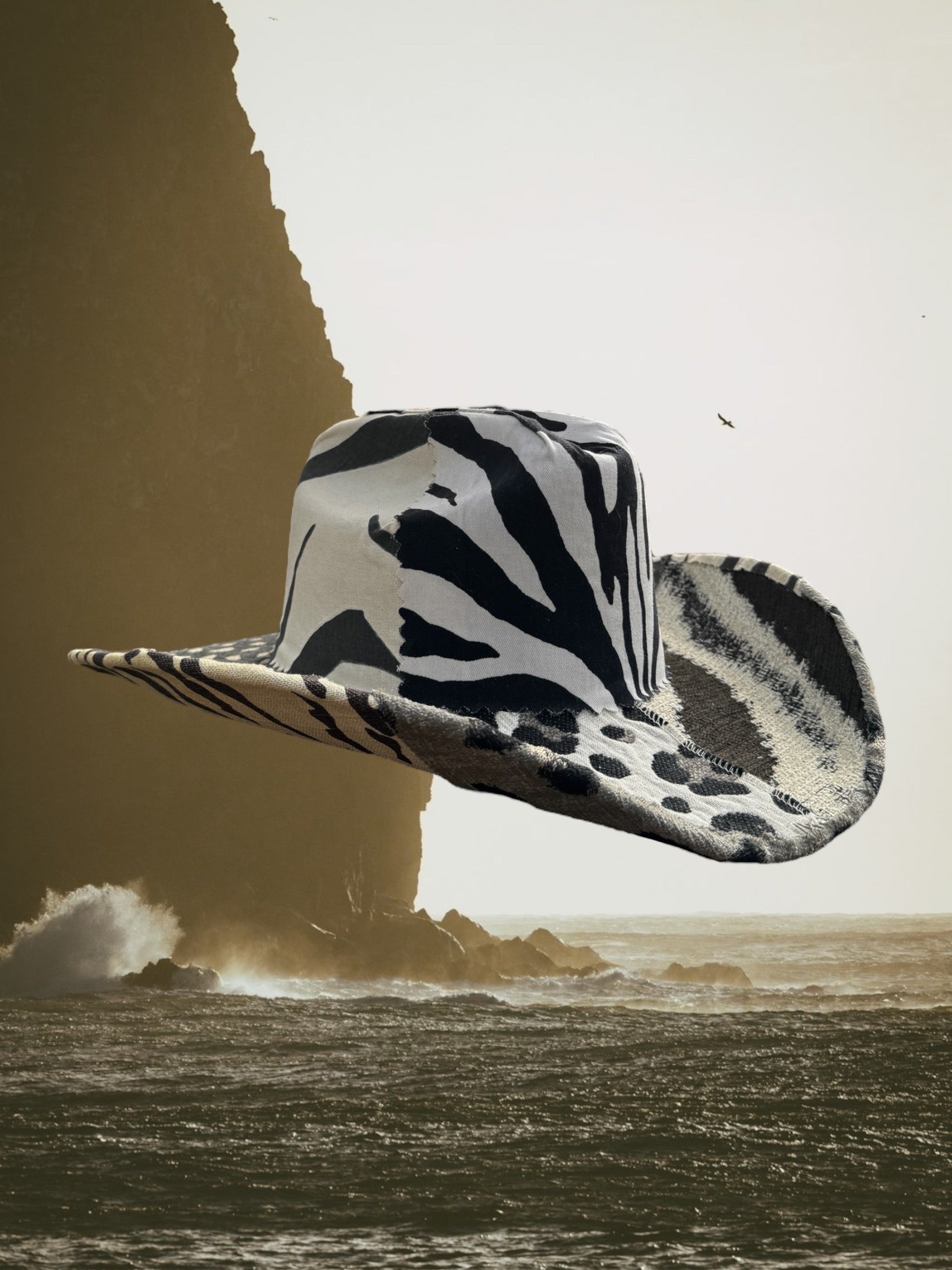 Monochrome Mirage - Zandria