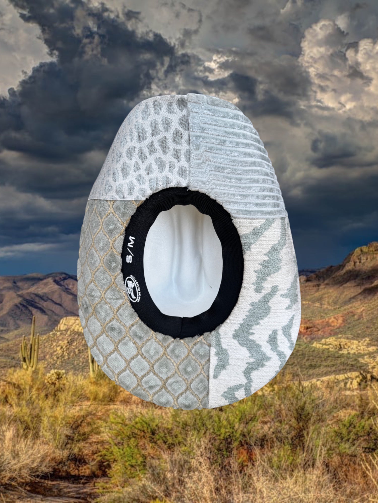 Mineral Mood - Zandria