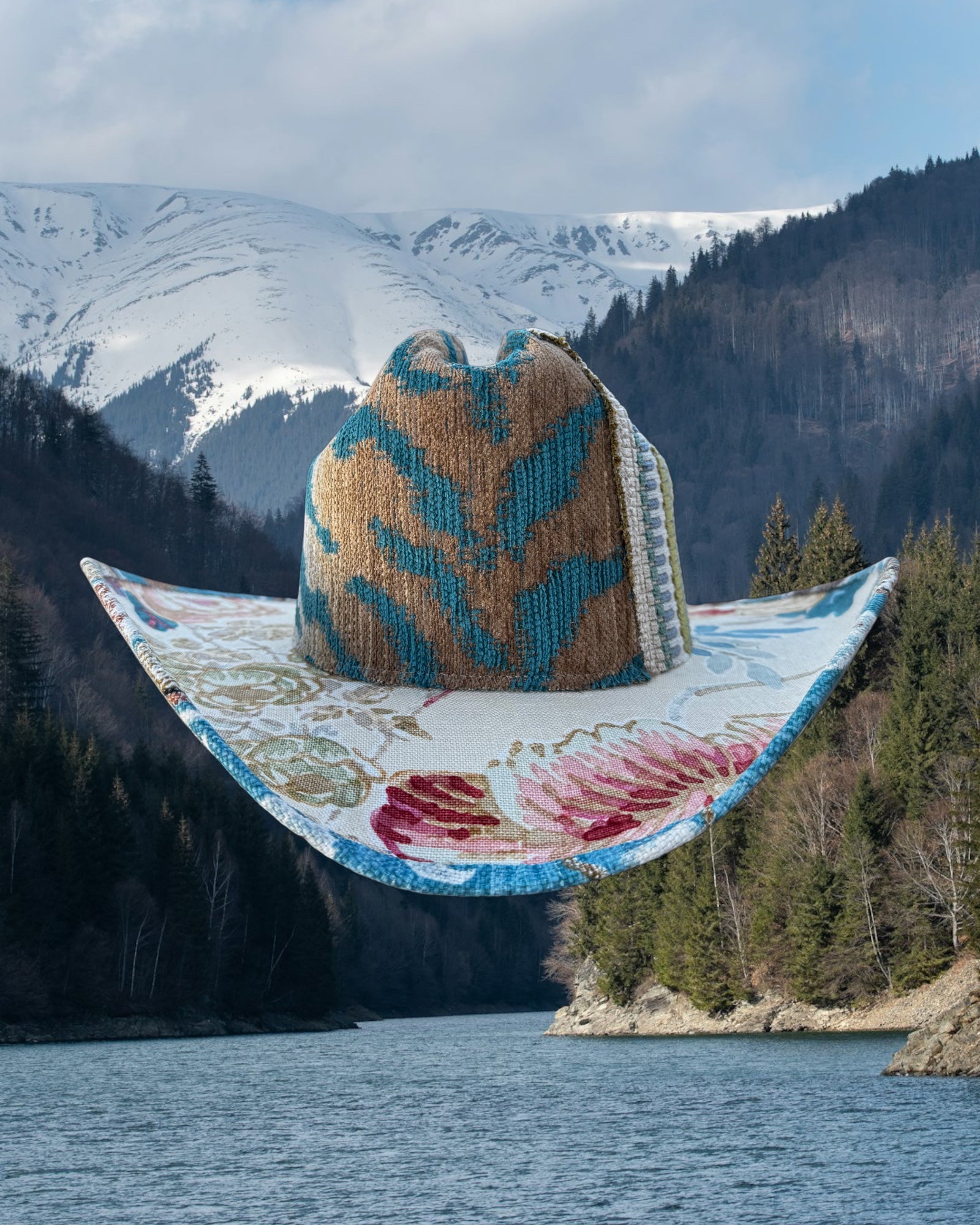 Turquoise Axis - Zandria