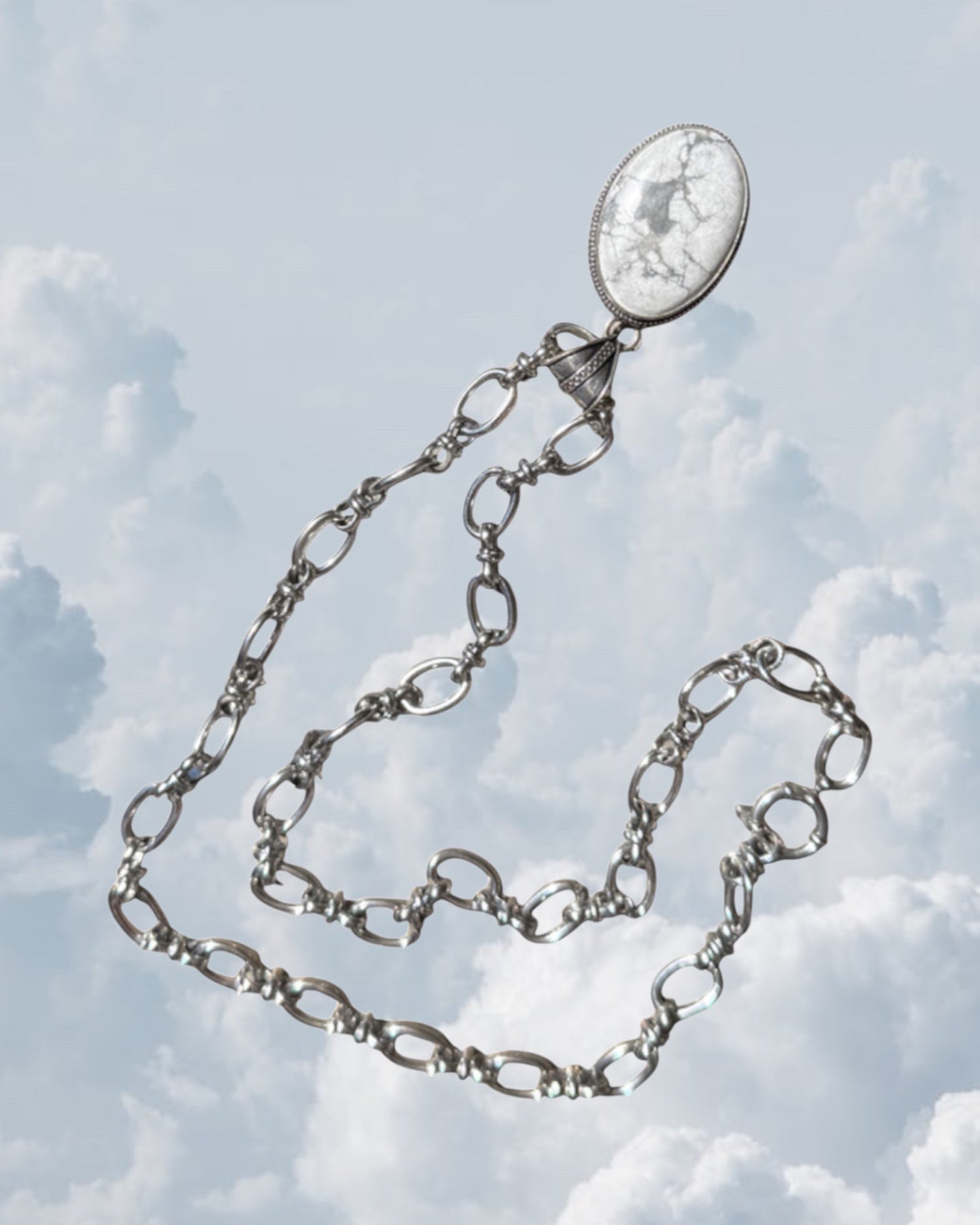 Howlite Silver - Zandria