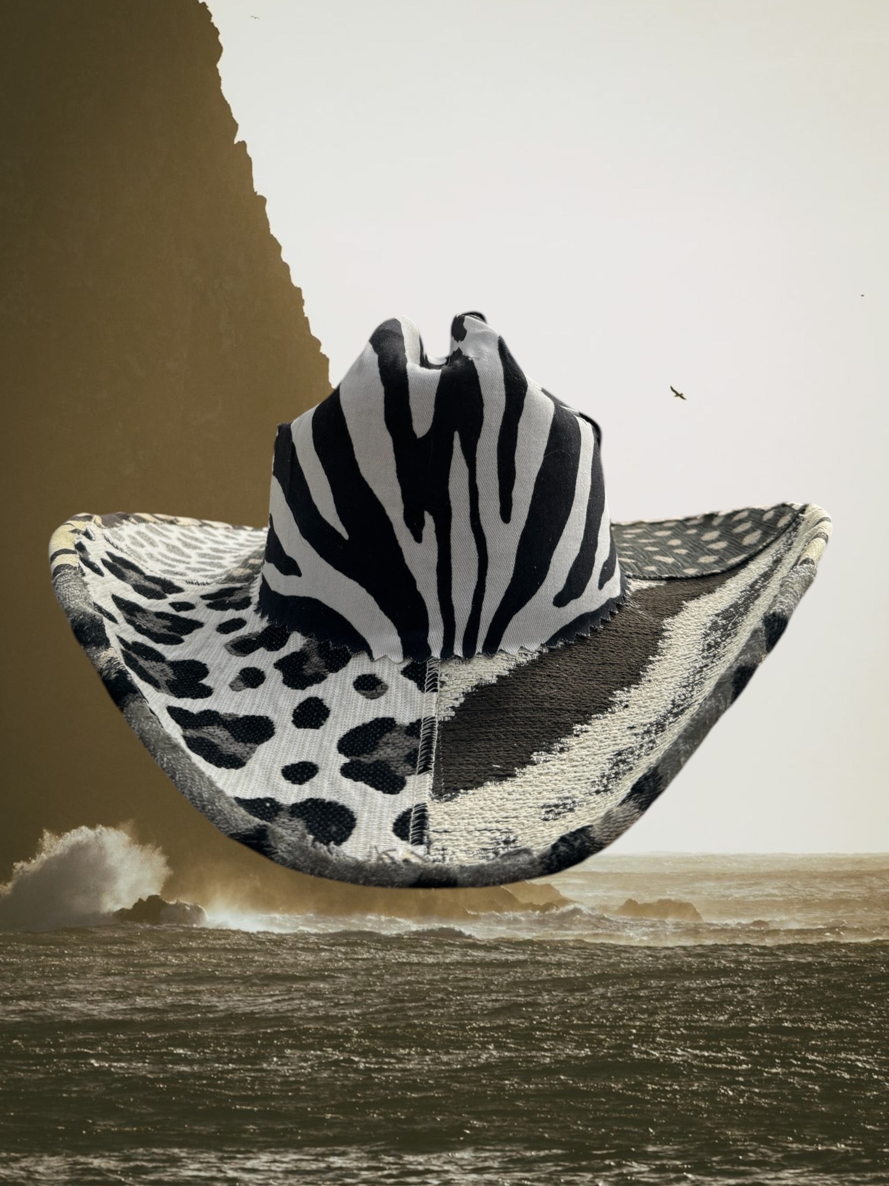 Monochrome Mirage - Zandria