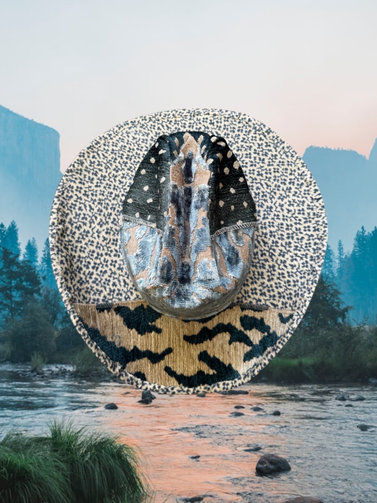 Sapphire Safari - Zandria