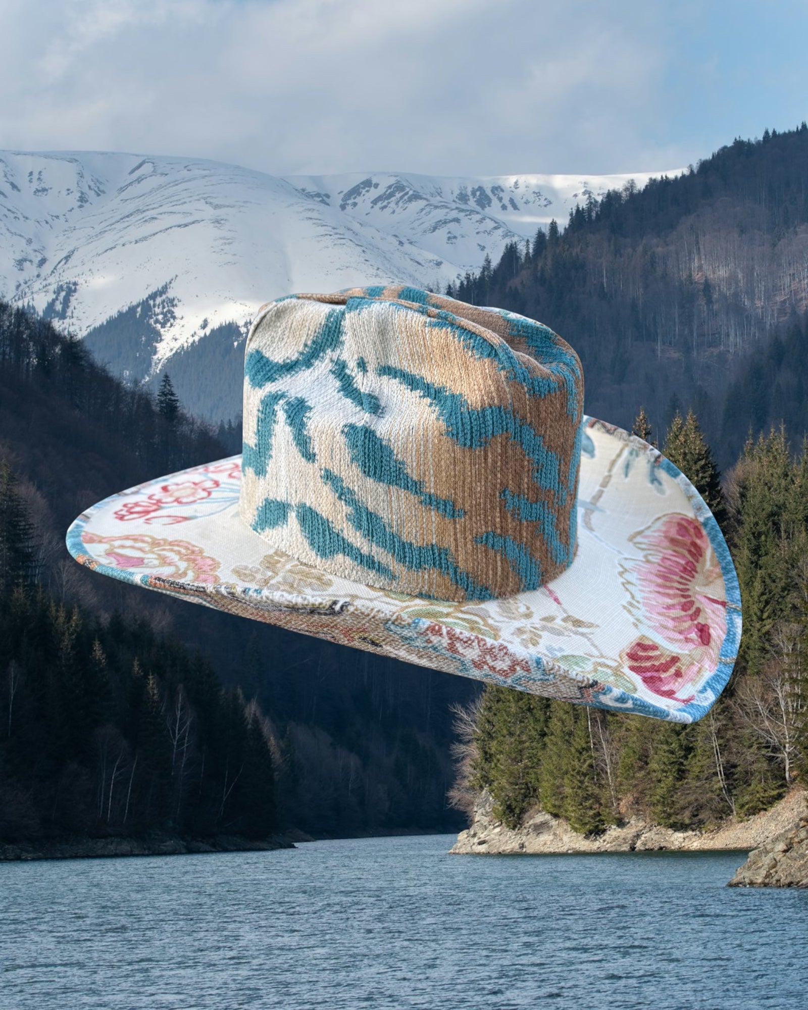 Turquoise Axis - Zandria