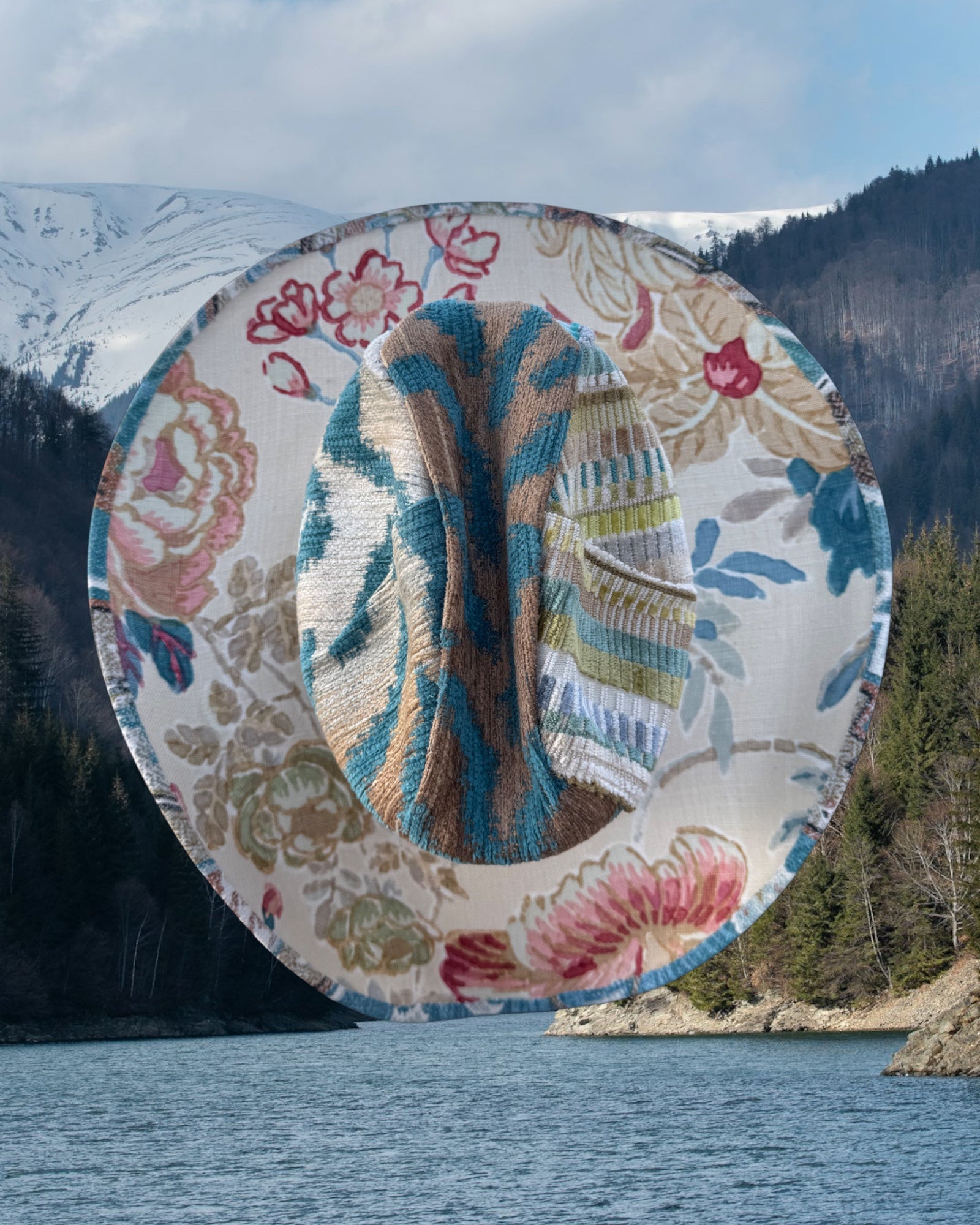 Turquoise Axis - Zandria