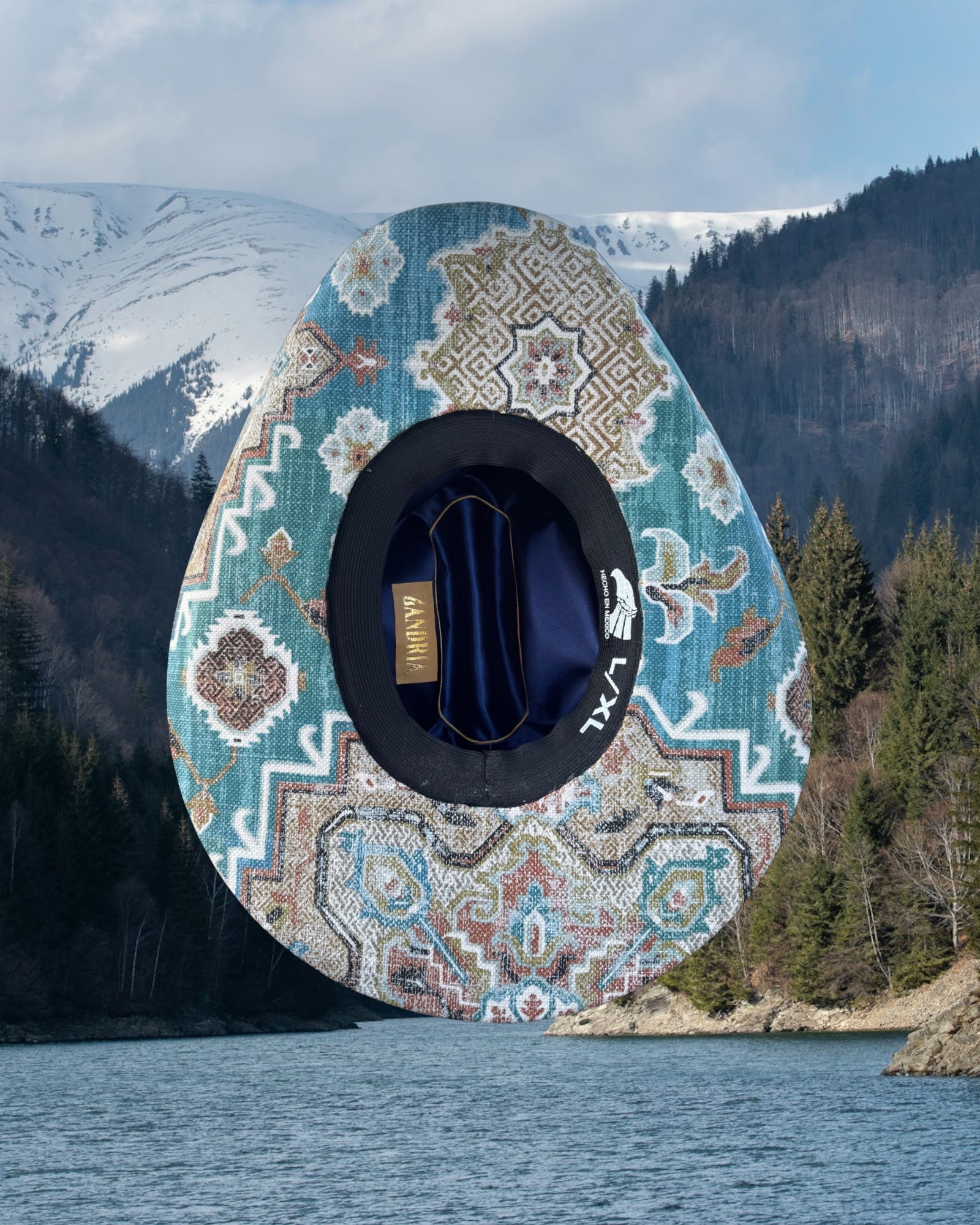 Turquoise Axis - Zandria