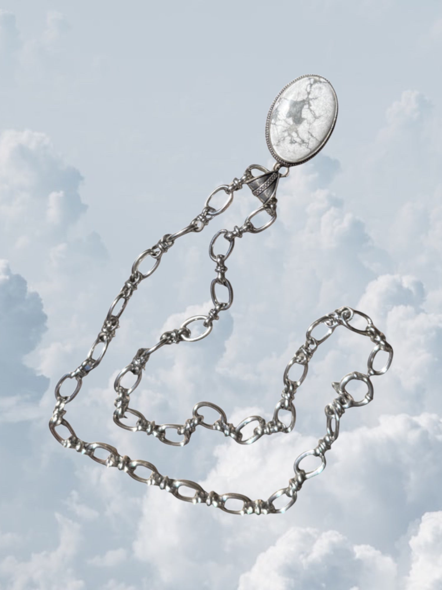 Howlite Silver - Zandria