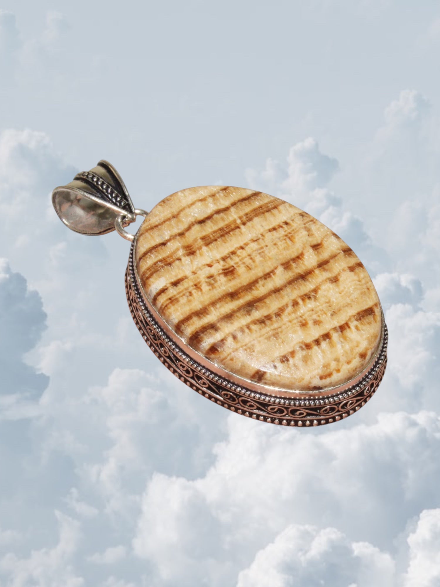 Aragonite Silver - Zandria