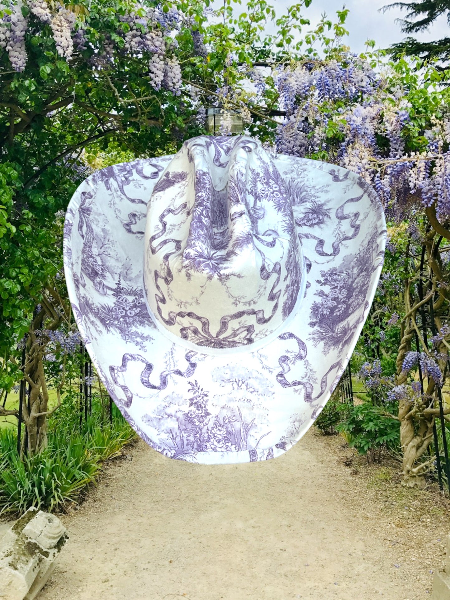 Amethyst Toile